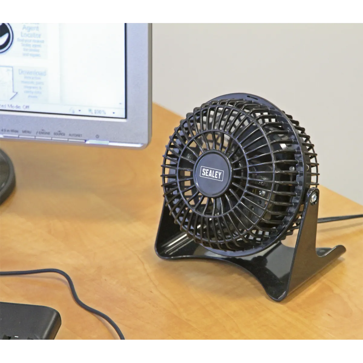 Desk Fan Mini 4" 230V