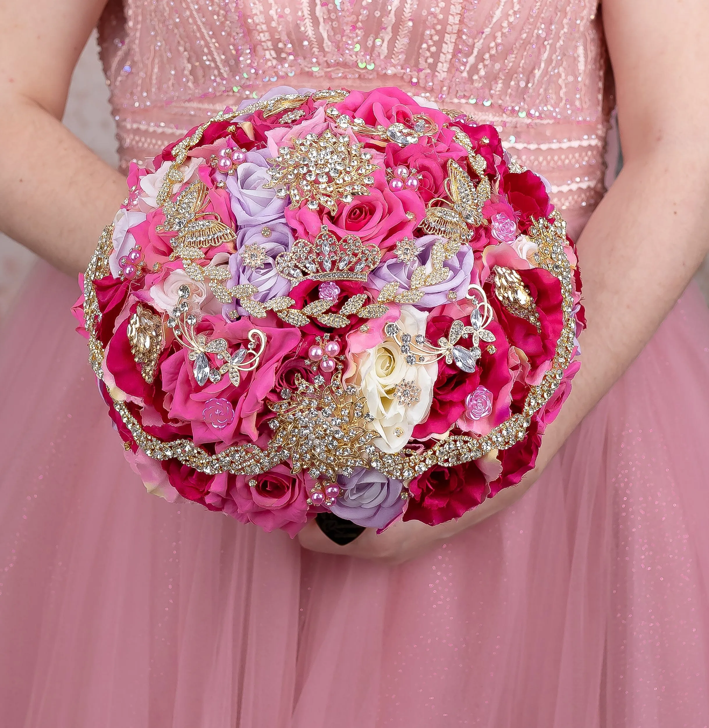 Fuchsia quinceanera brindis package with bottle