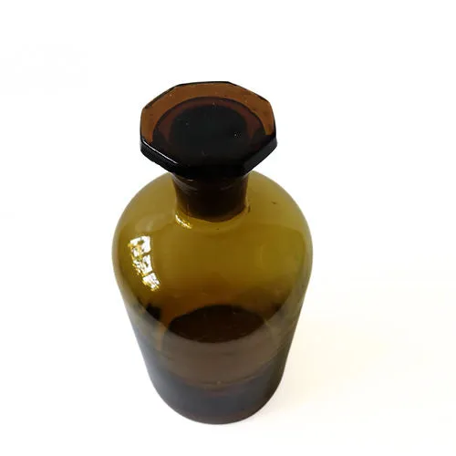 Mobler Vintage brown/yellow glass medicine bottle with lid, "Resitent 1000ml F69" medium size from Sweden early 1900s