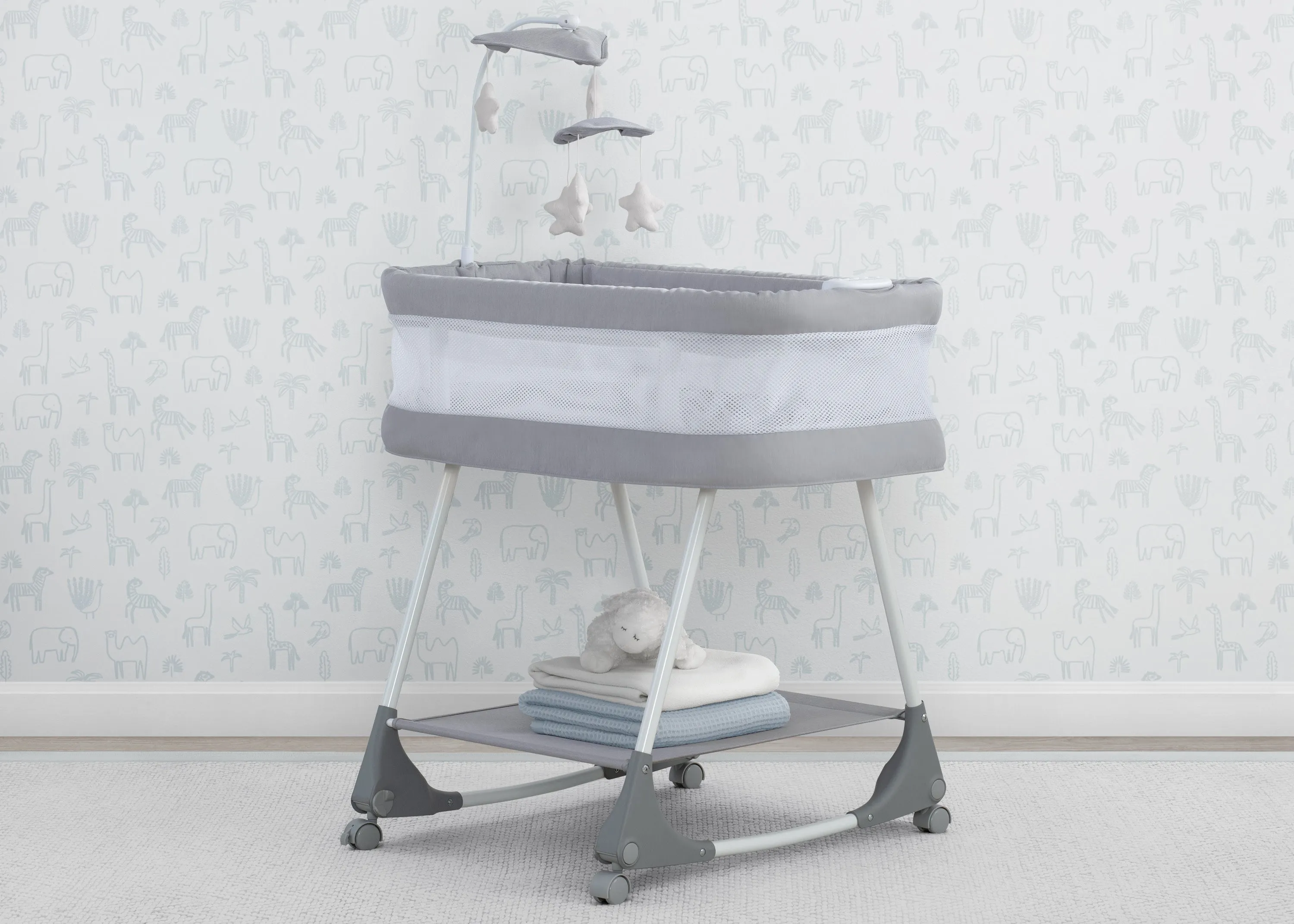 Shooting Star Rocking Bassinet with Air Flow Mesh