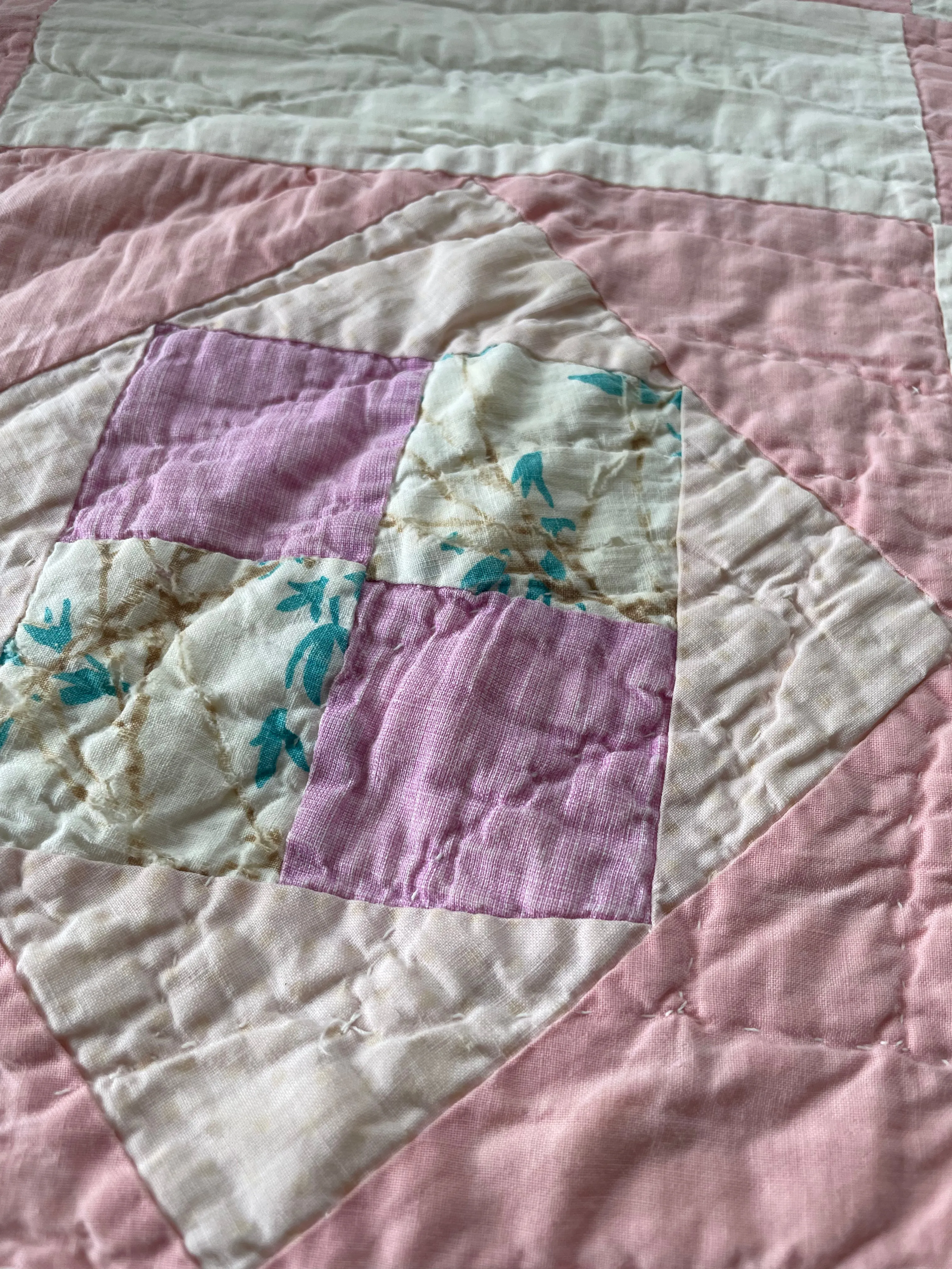 Vintage Hourglass Quilt